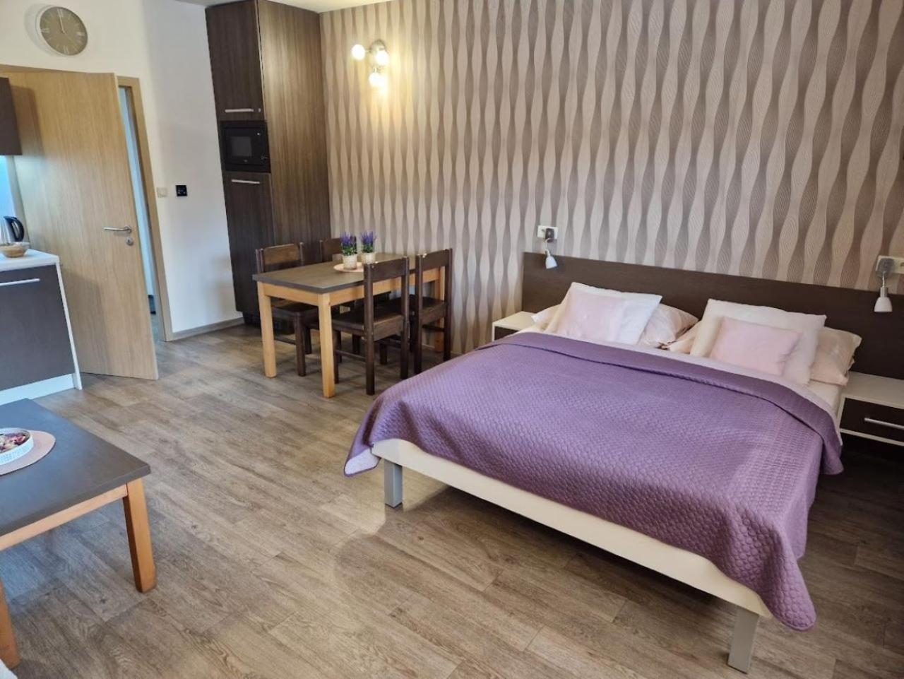 Apartmany Sophia 5 A 6 เวลเก โลซีนี ภายนอก รูปภาพ